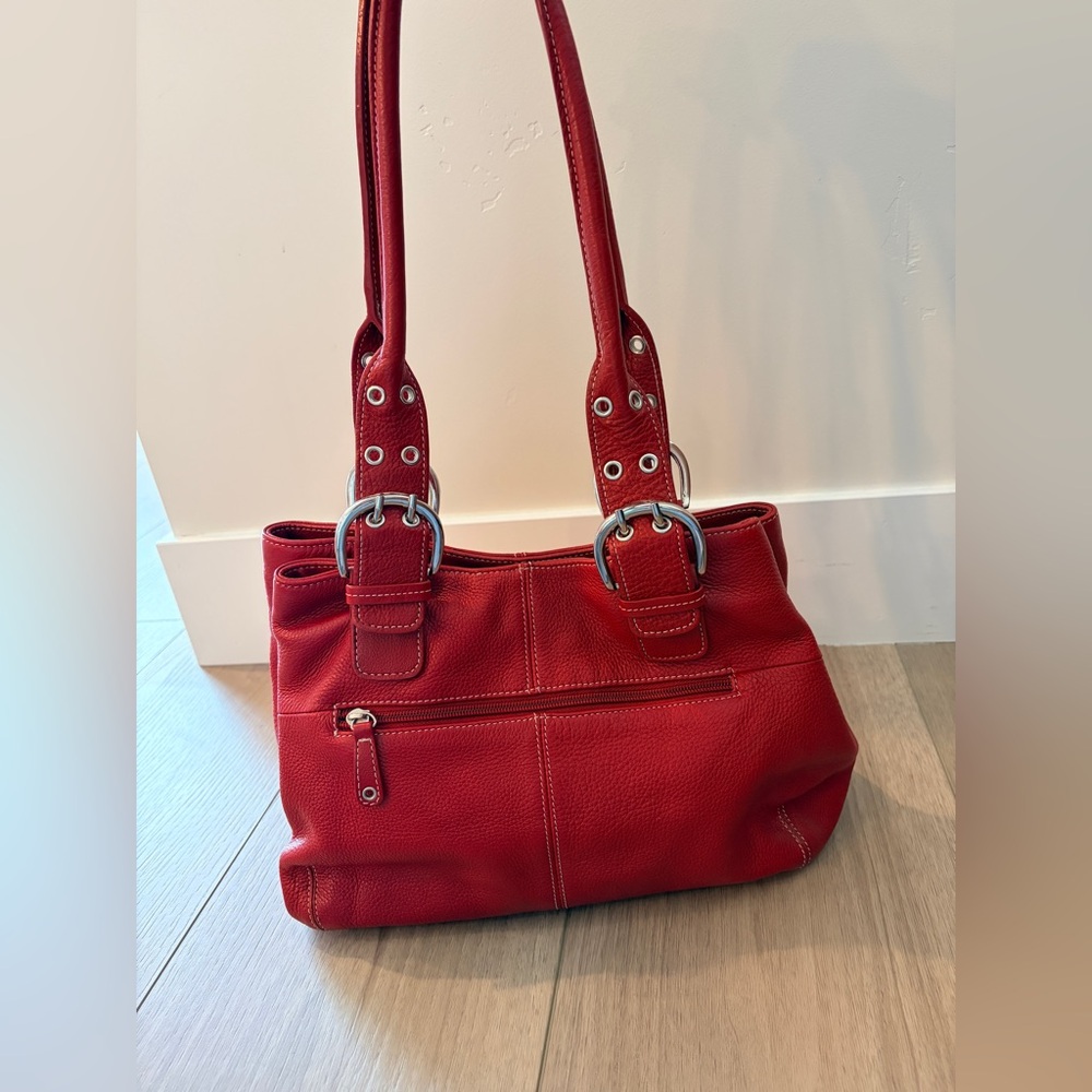 Tignanello Red Pebbled Leather Shoulder Bag - Picture 4 of 7